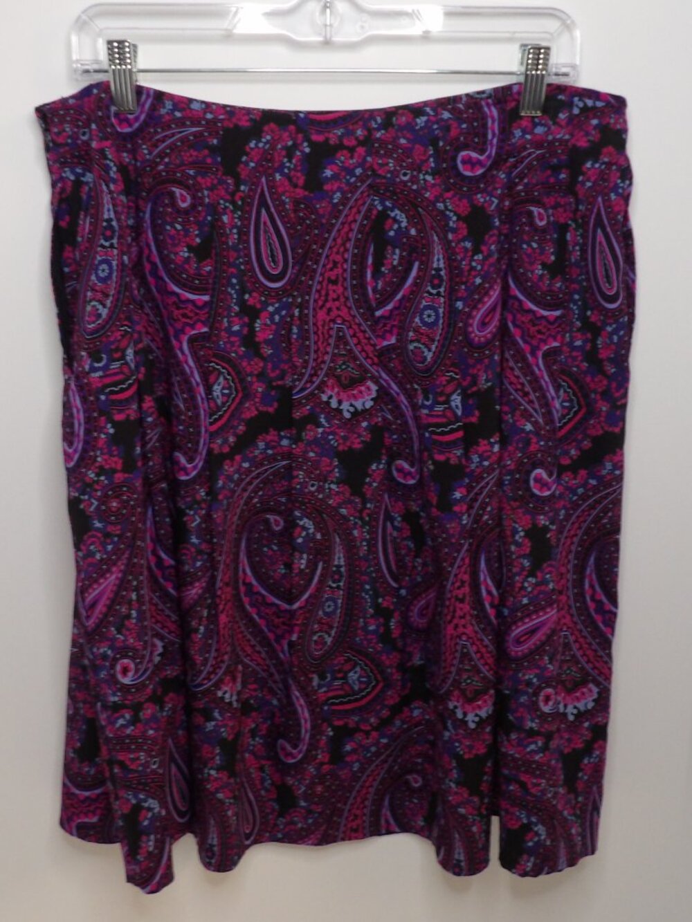 DKNY Ladies Pleated Skirt Paisley Black and Purple Size 10